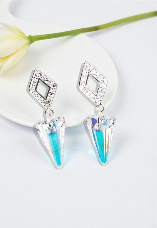 Aros Roma Baño de Oro Blanco Creado con Cristal Swarovski® Aurora Boreal