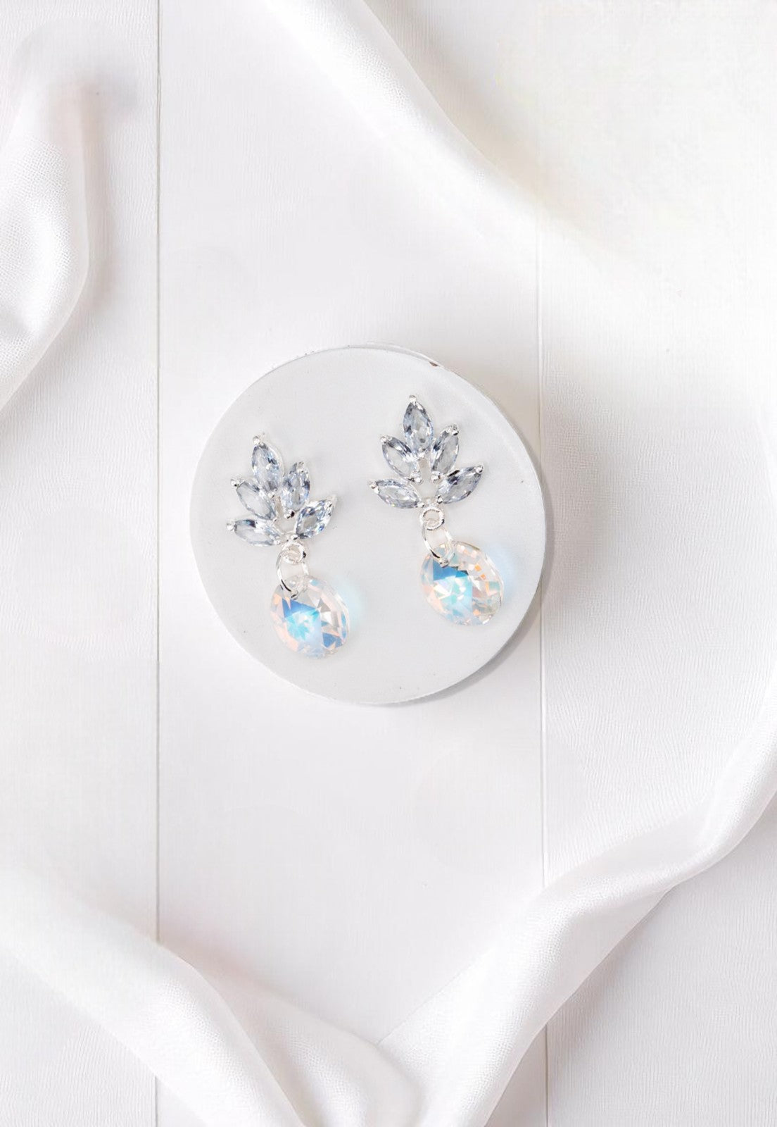 Aros Penelope Baño de Oro Blanco Cristal Genuino Aurora Boreal