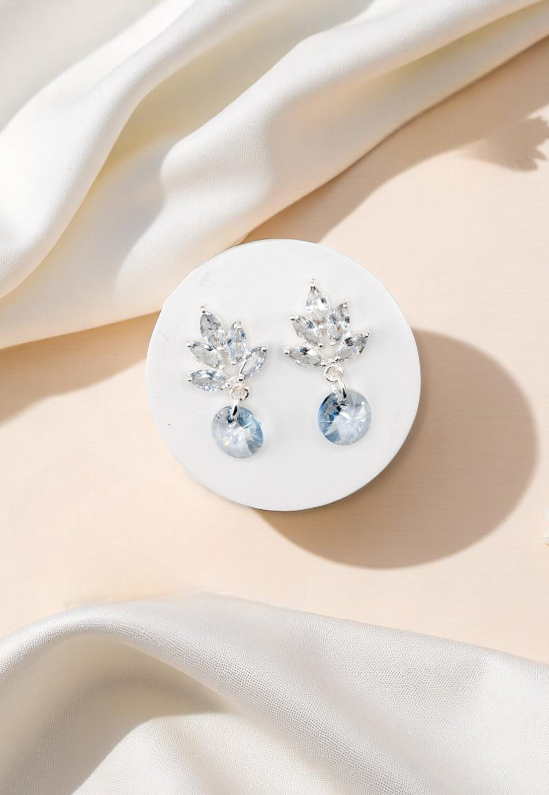 Aros Penelope Baño Oro Blanco Cristal Swarovski® Blue Shade