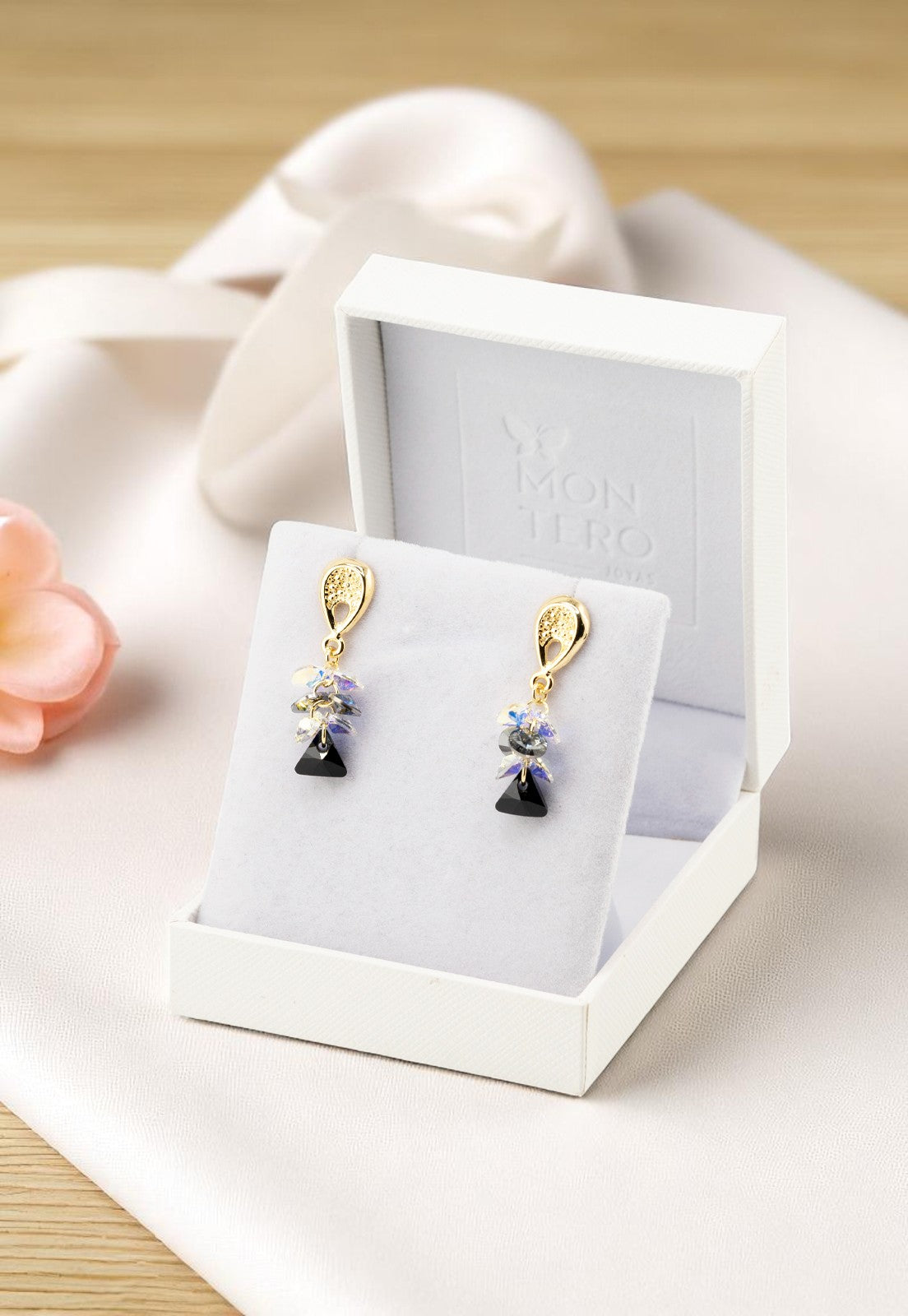 Aros Magnolia Baño de Oro 24k y Cristales Silver Night