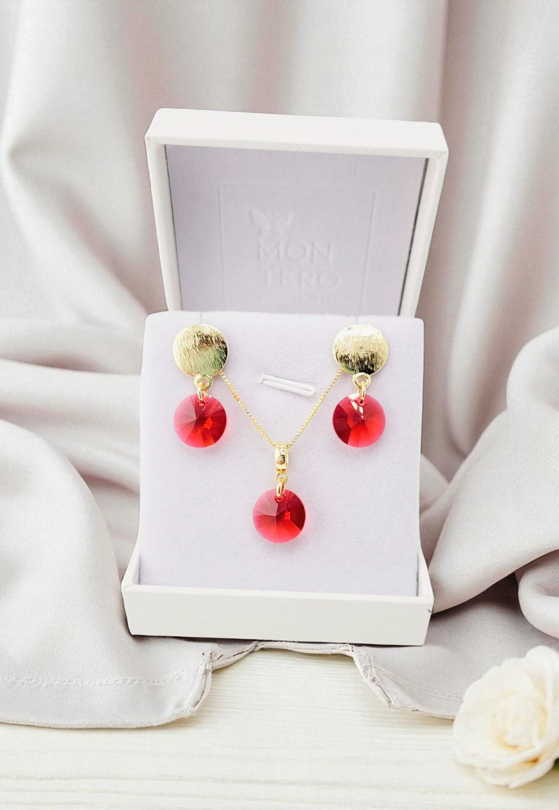 Conjunto Amelia Gold 24K Cristal Genuino Scarleth