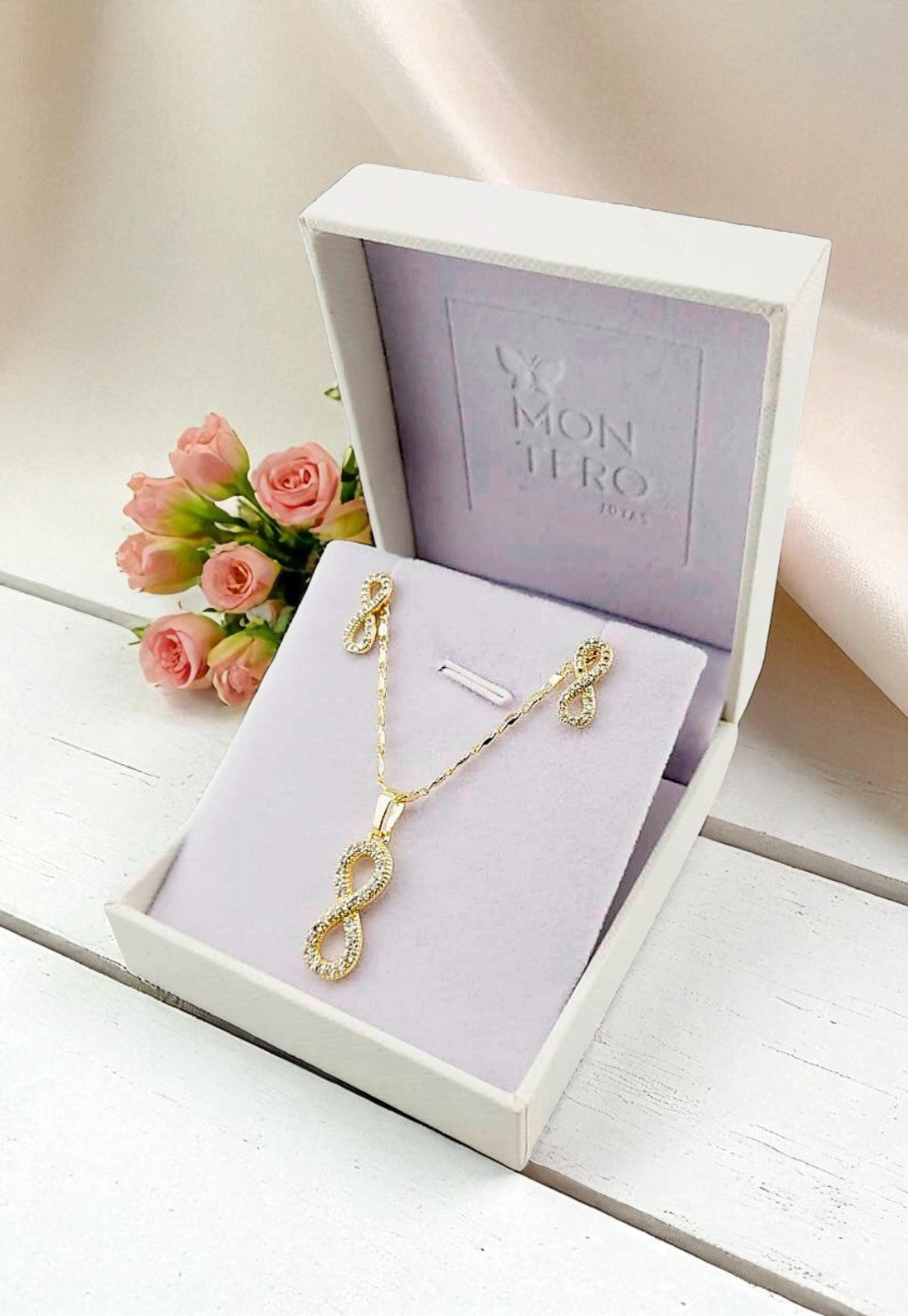 Conjunto Infinito Gold 24K Micro Circones