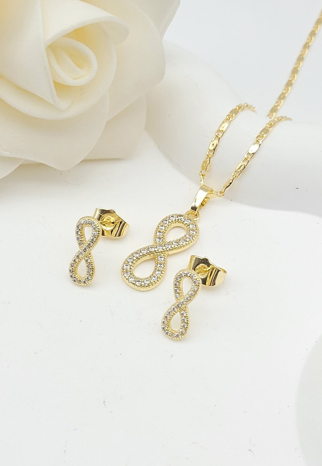 Conjunto Infinito Gold 24K Micro Circones