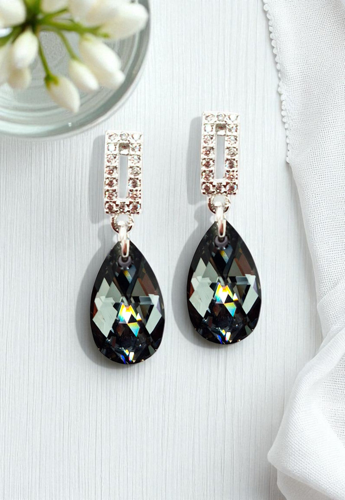 Aros Palermo Baño de Oro Blanco Creado con Cristal Swarovski® Silver Night