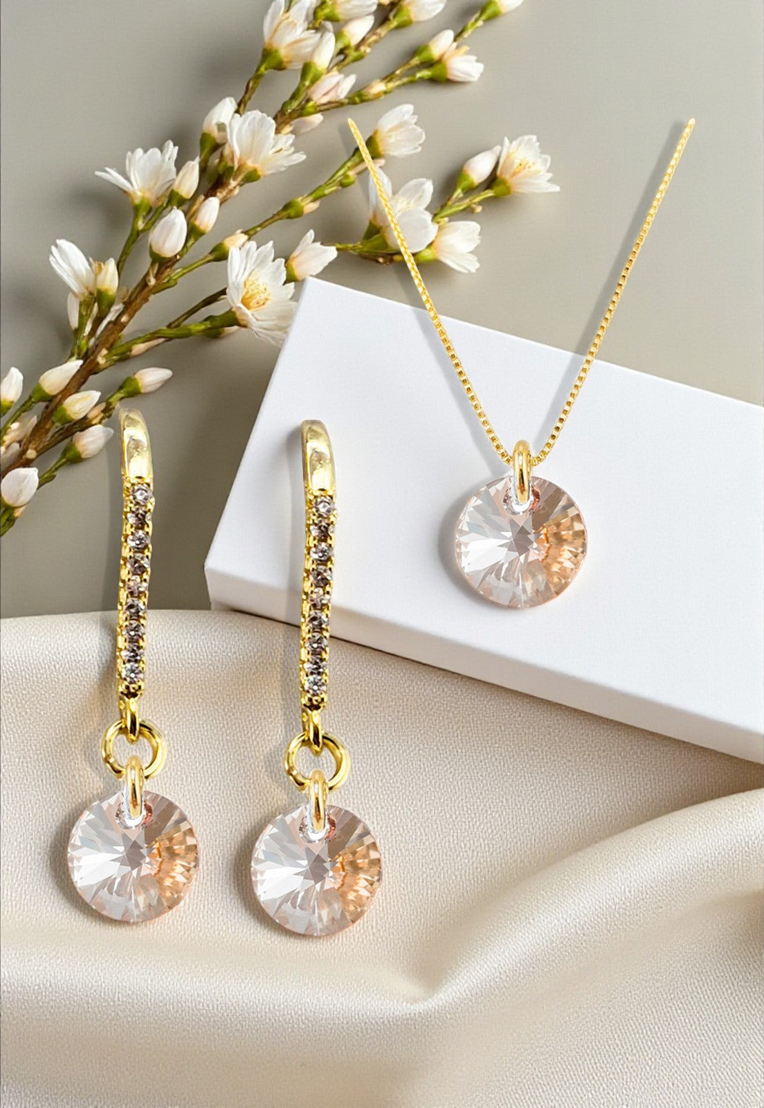 Conjunto Antonia Gold Baño de Oro 24k Cristales Golden Shadow