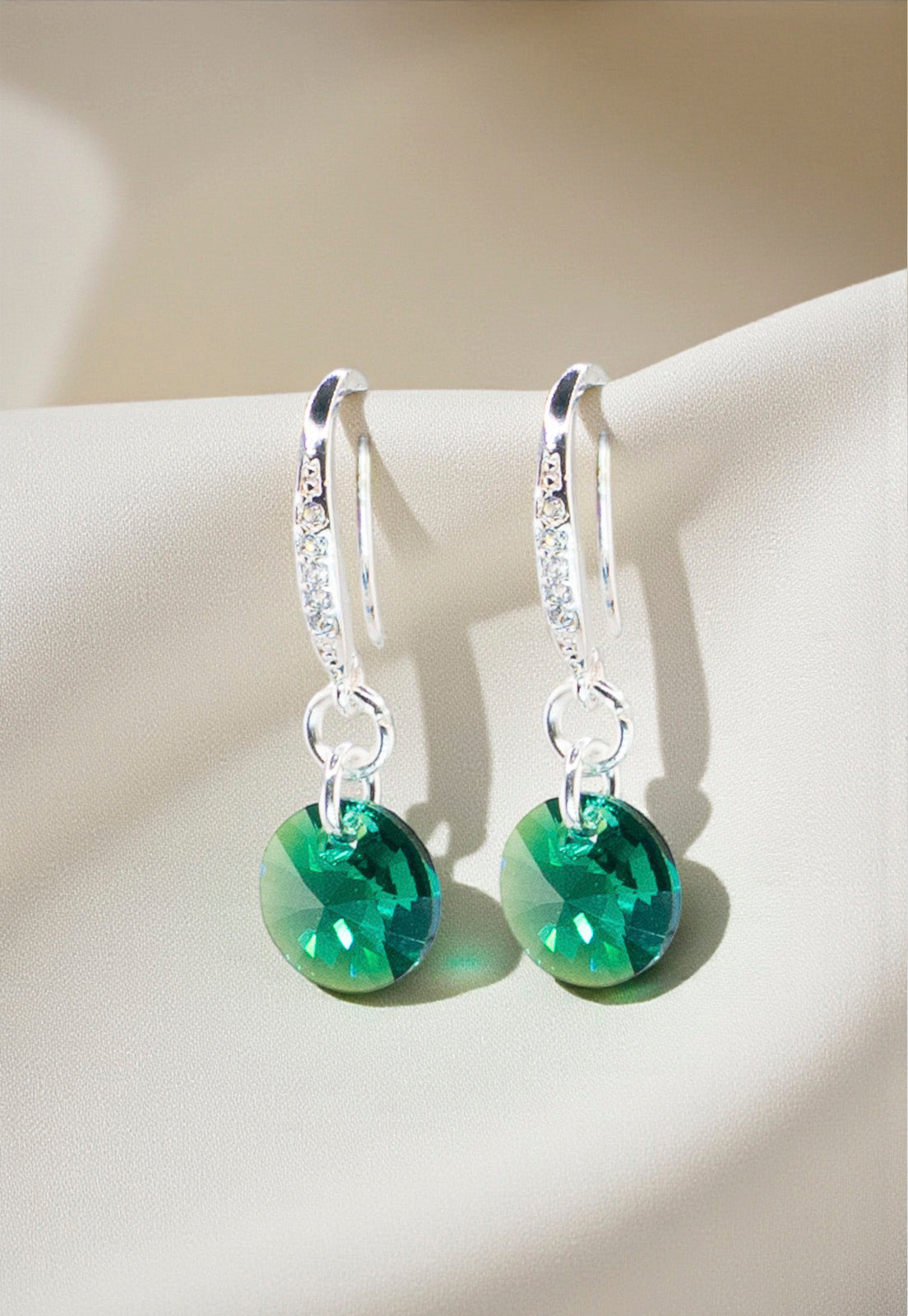 Aros Sofia Baño Oro Blanco Creado con Cristal Swarovski® Emerald