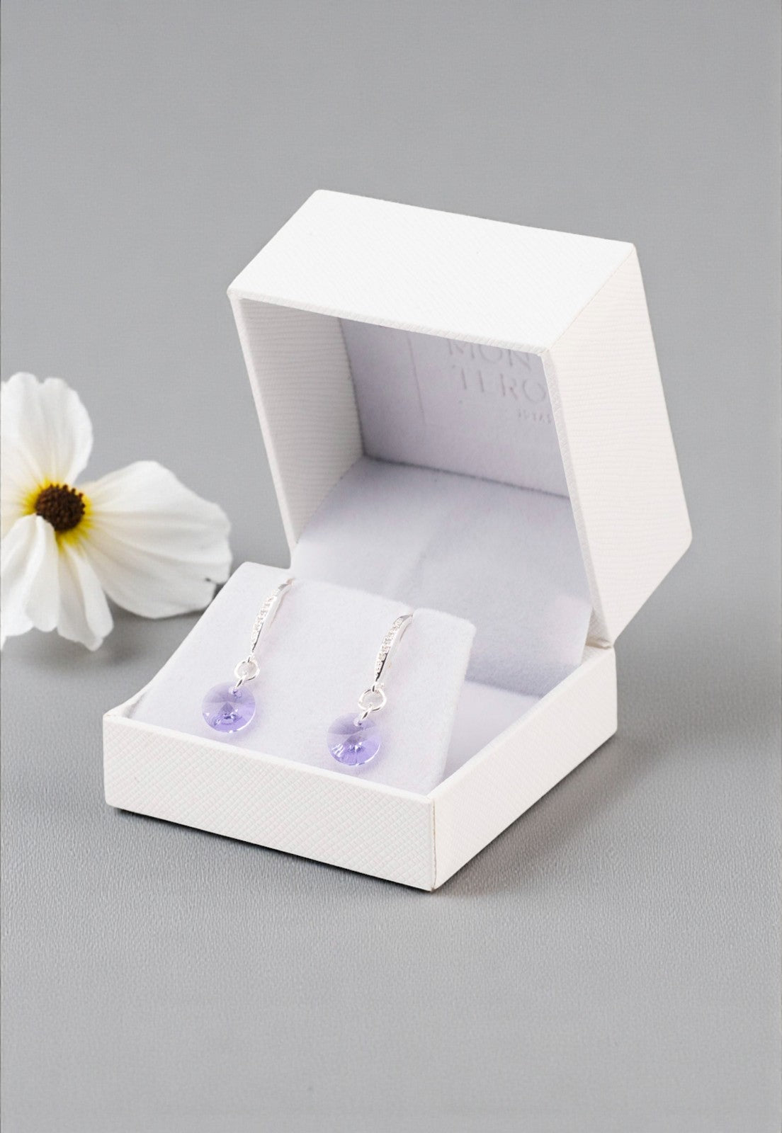 Aros Sofia Baño Oro Blanco Creado con Cristal Swarovski® Violeta