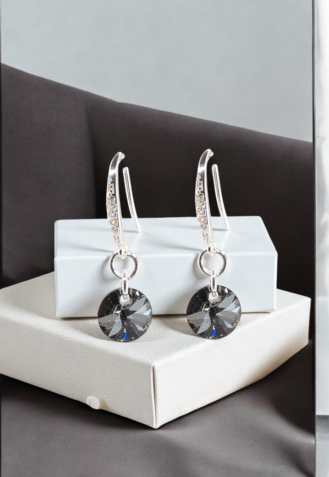 Aros Sofia Baño Oro Blanco Creado con Cristal Swarovski® Silver Night