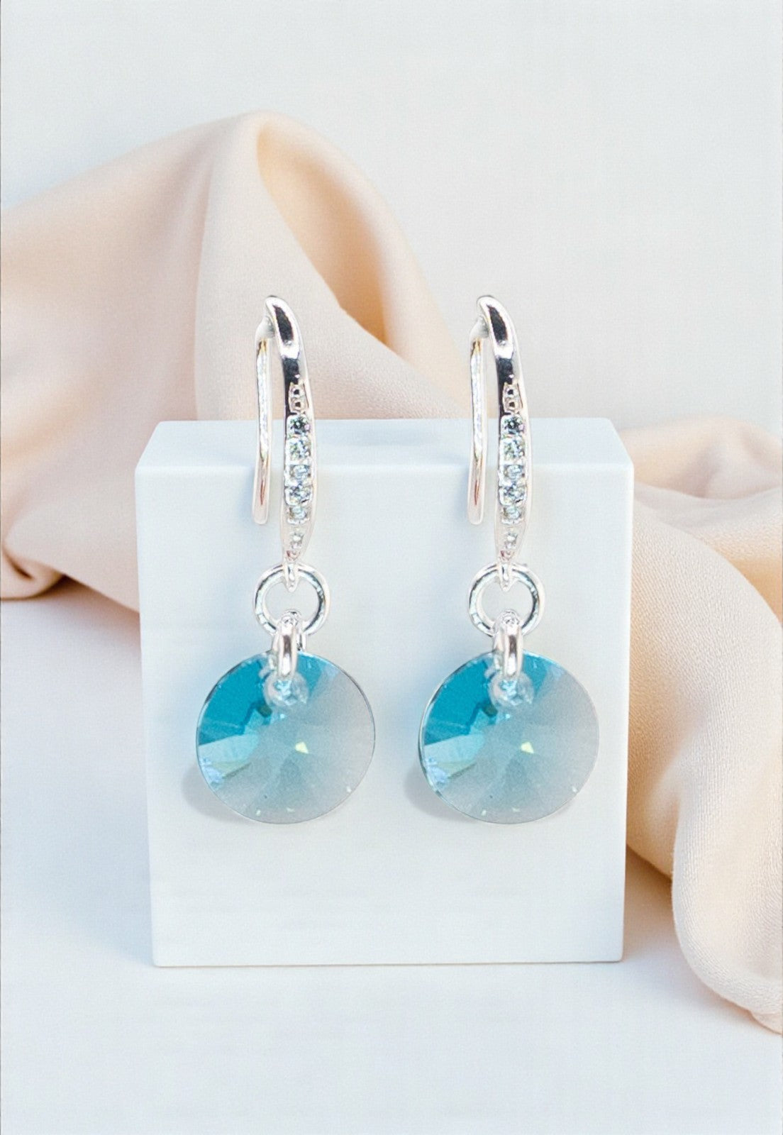 Aros Sofia Baño Oro Blanco Creado con Cristal Swarovski® Turquesa