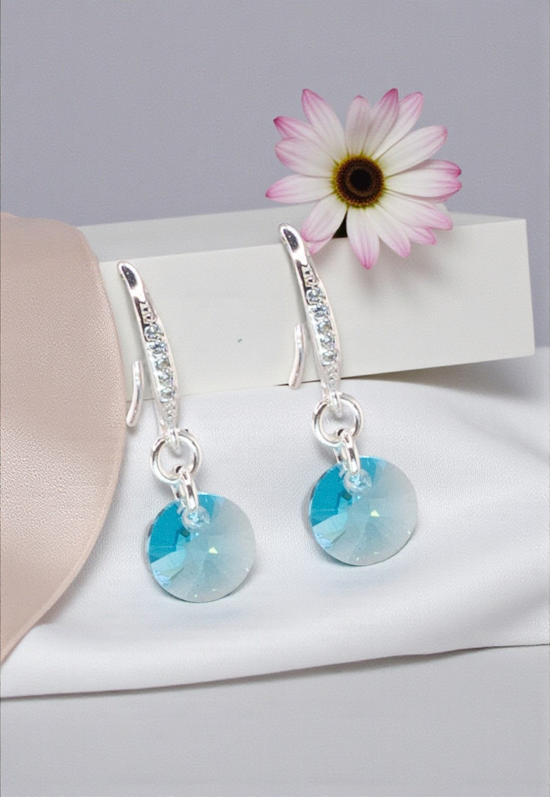 Aros Sofia Baño Oro Blanco Creado con Cristal Swarovski® Turquesa