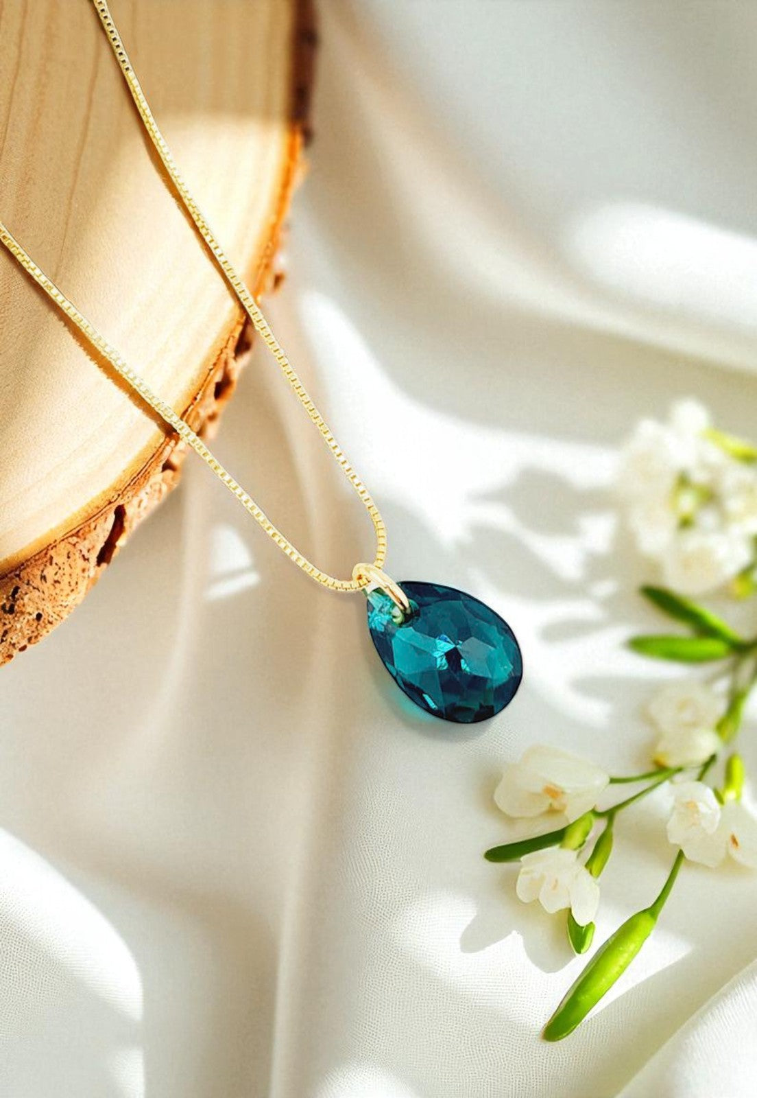 Collar Gota de Luz Gold 24k Cristal Genuino Emerald