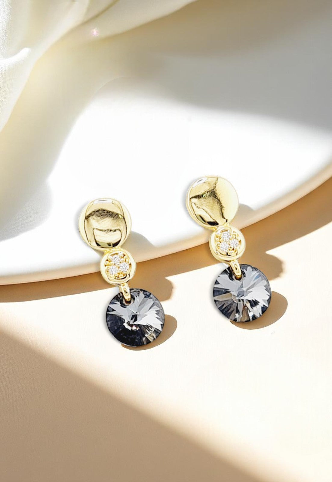 Aros Punto de Luz Gold 24K Cristal Genuino Silver Night