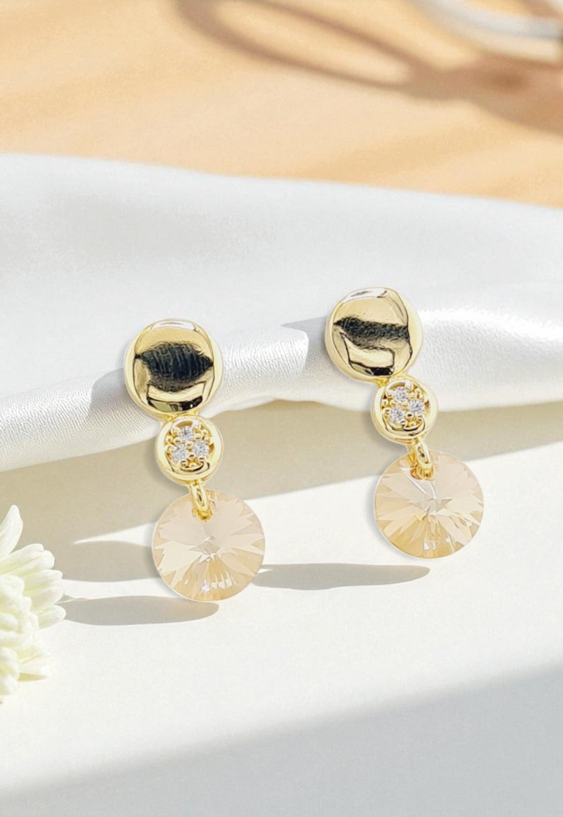 Aros Punto de Luz Gold 24K Cristal Genuino Golden Shadow