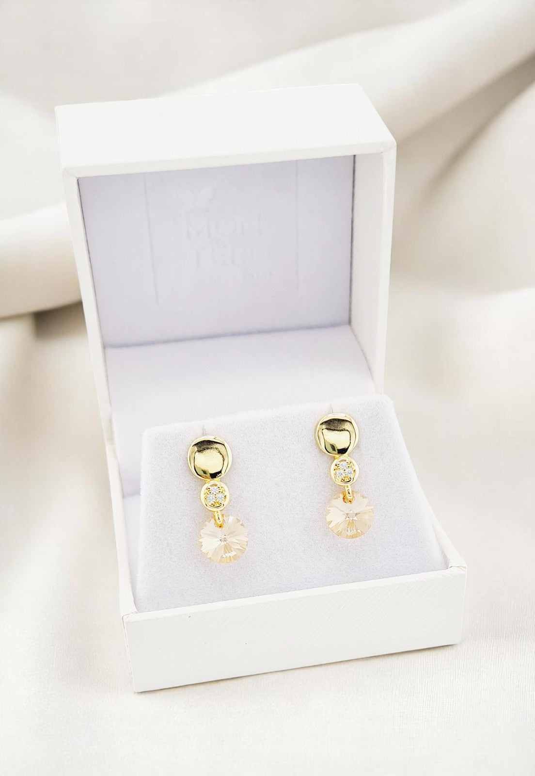 Aros Punto de Luz Gold 24K Cristal Genuino Golden Shadow