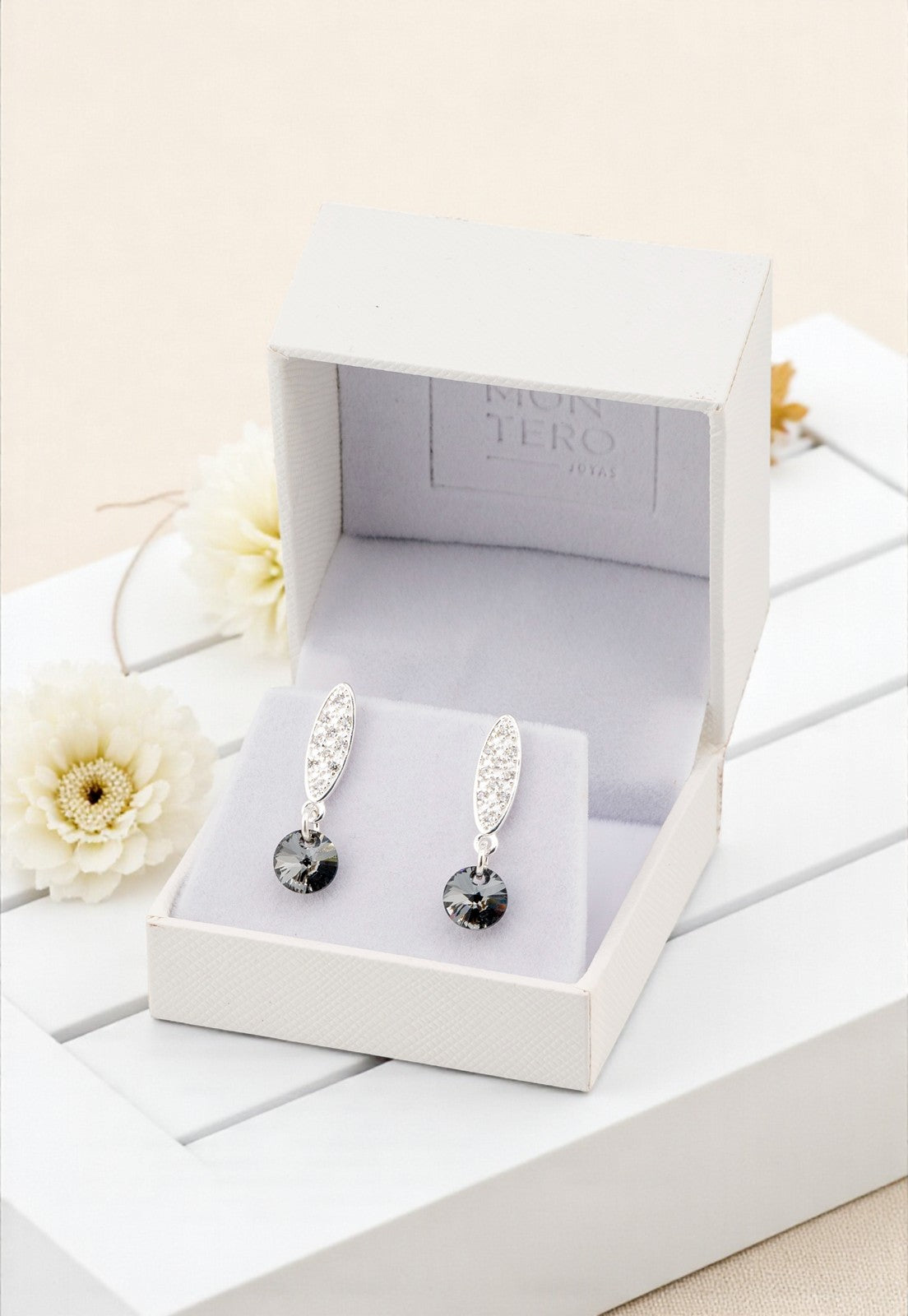 Aros Punto De Luz Con Baño de Oro Blanco Cristal Genuino Silver Night