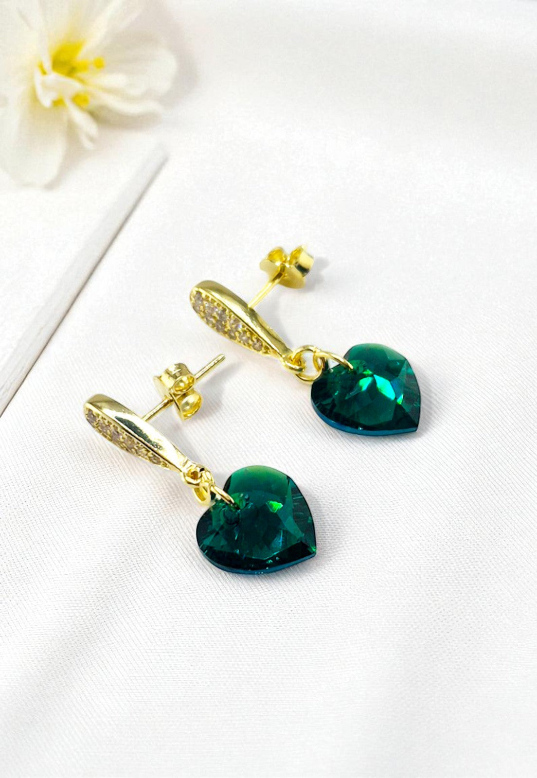 Aros Amor Gold 24K Cristal Genuino Emerald Shimmer