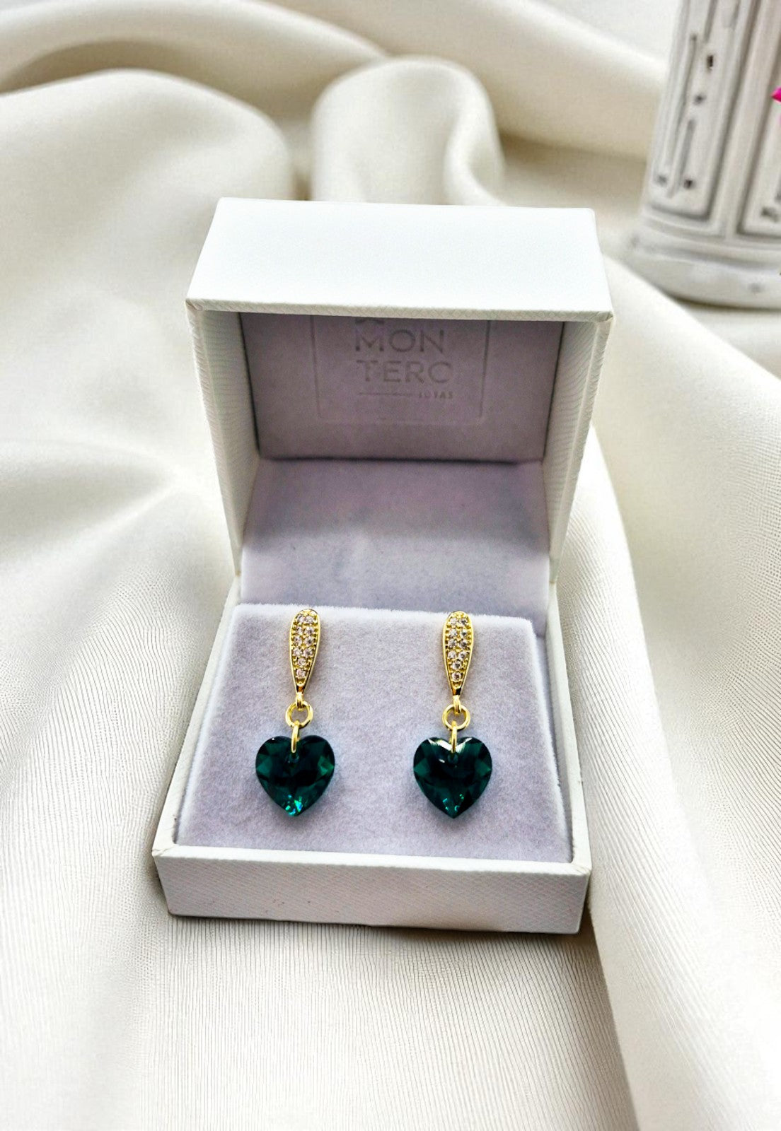 Aros Amor Gold 24K Cristal Genuino Emerald Shimmer