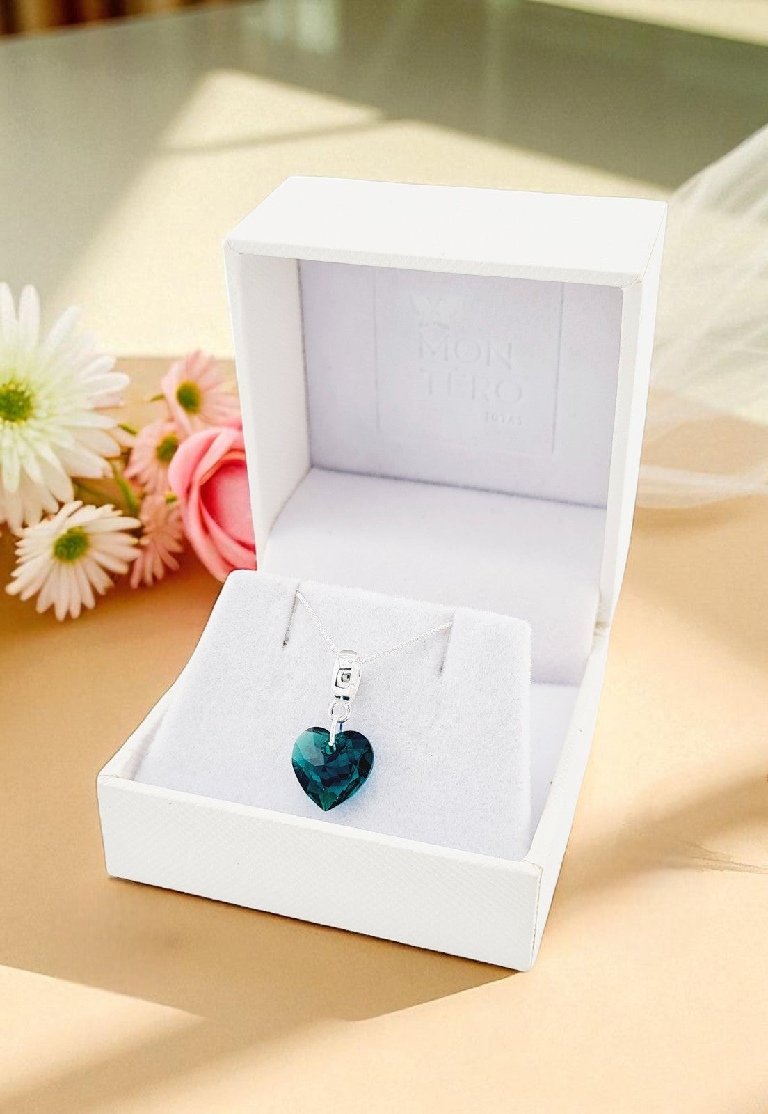 Collar Amor Baño Oro Blanco Cristal Genuino Emerald