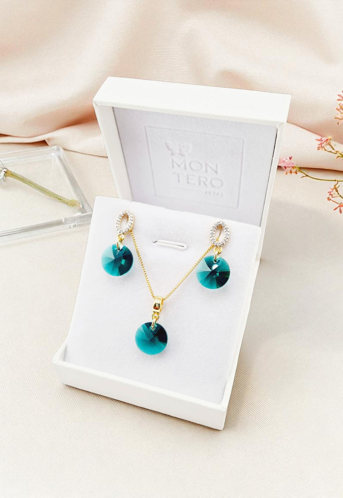 Conjunto Madrid Gold 24K Cristal Genuino Emerald