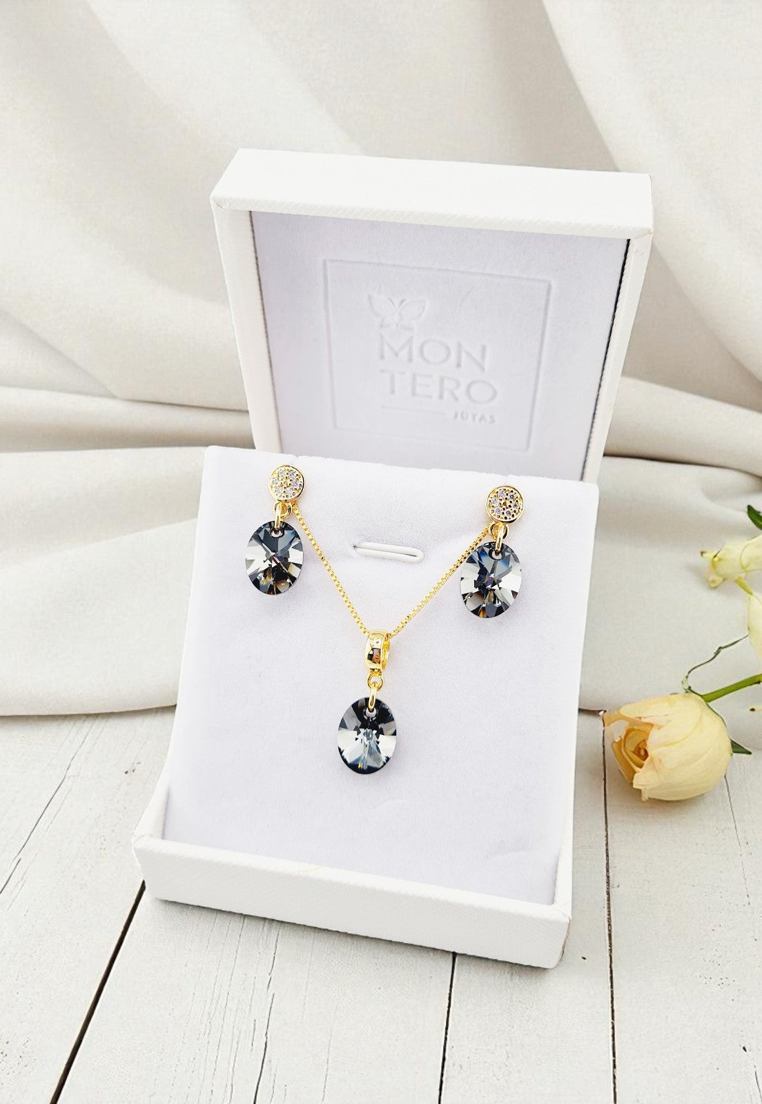 Conjunto Praga Gold 24K Cristal Swarovski® Silver Night