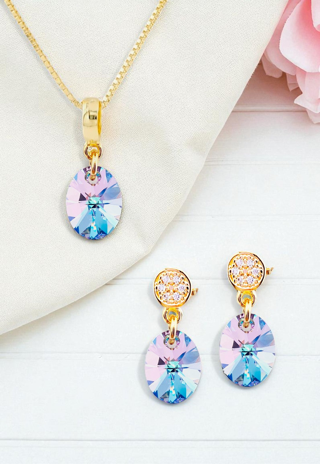 Conjunto Praga Gold 24K Cristal Swarovski® Vitral Light