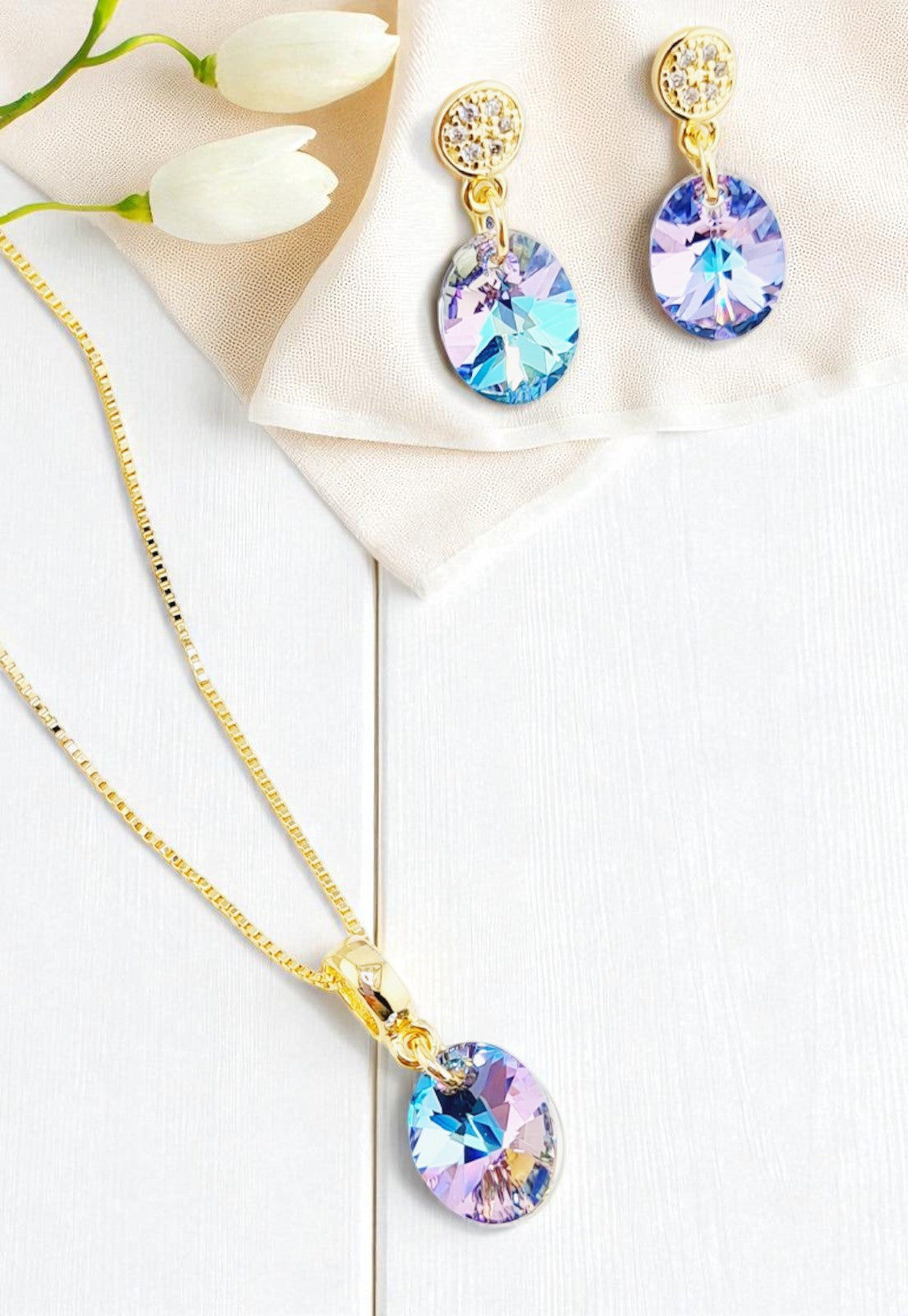 Conjunto Praga Gold 24K Cristal Swarovski® Vitral Light