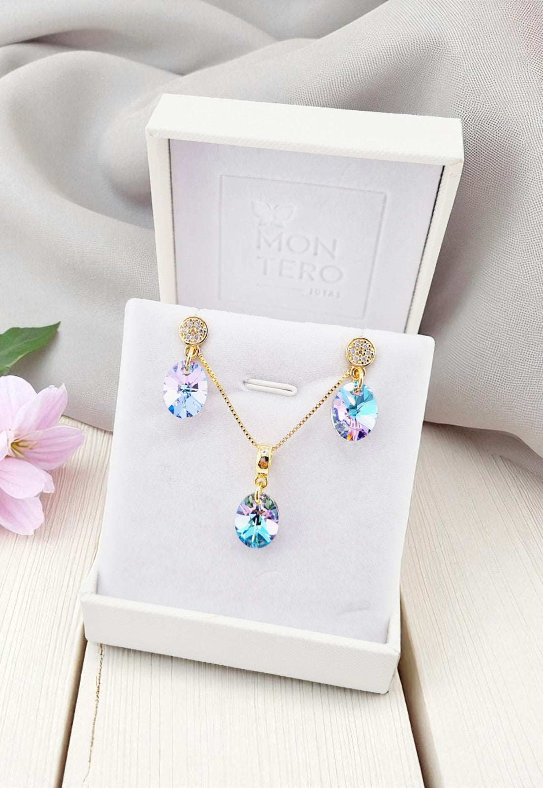 Conjunto Praga Gold 24K Cristal Swarovski® Vitral Light