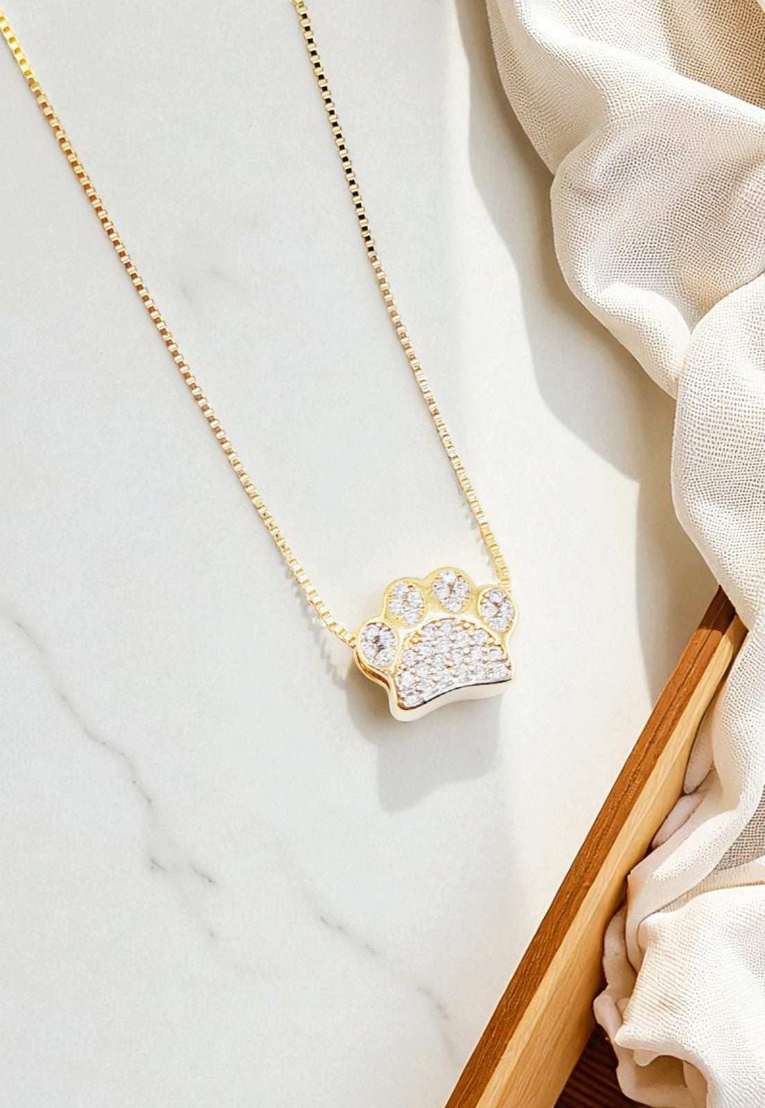 Collar Patitas Microcircones Baño de Oro 24k