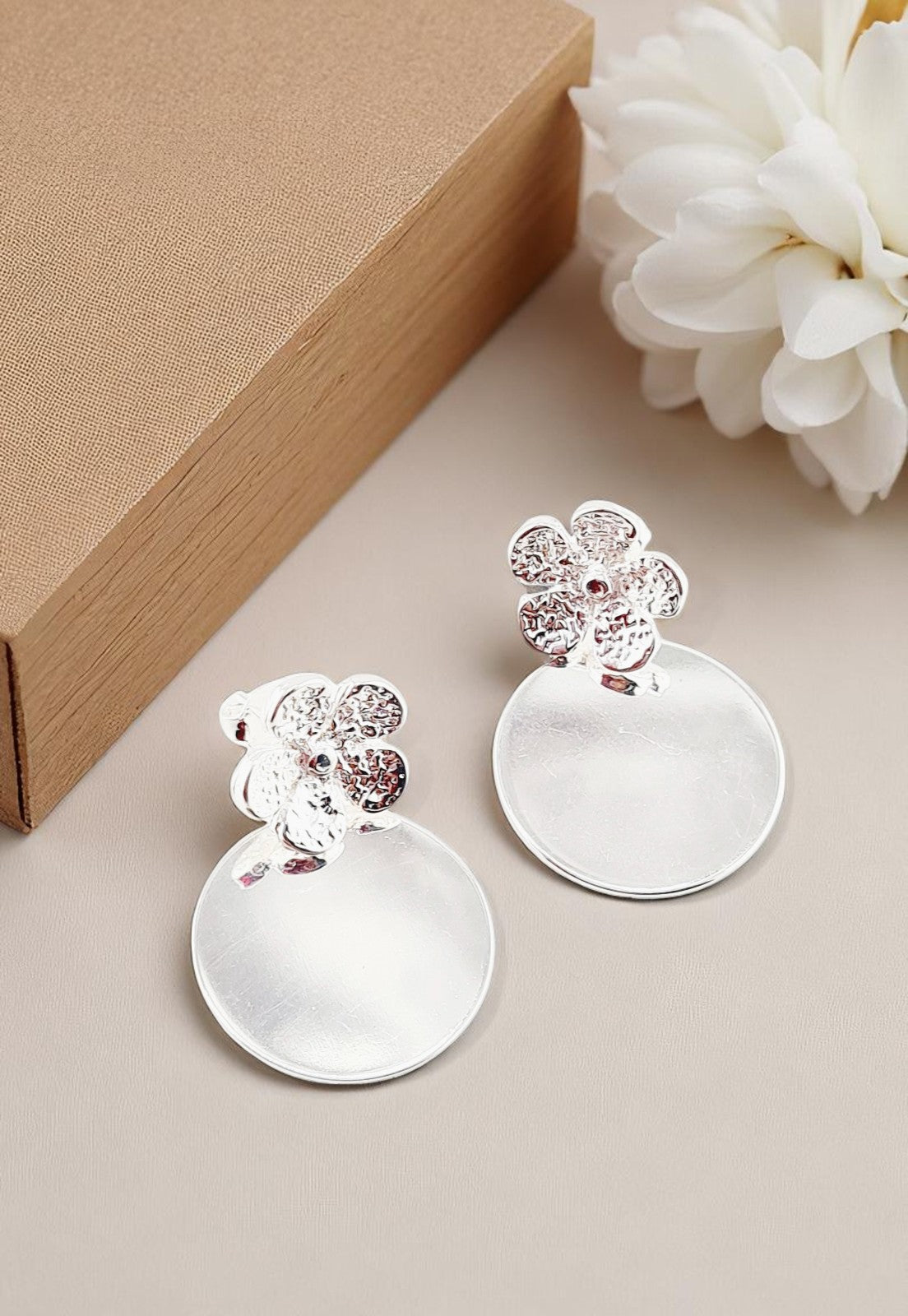 Aros Flor Baño Oro Blanco