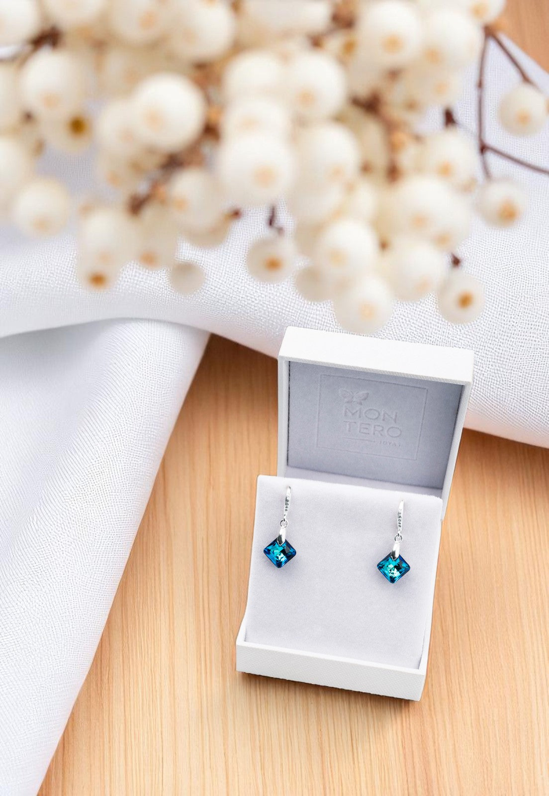 Aros Cristina Plata Italiana 925 y Cristales Genuinos Bermuda Blue